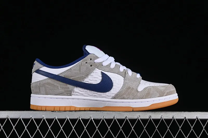 All Categories Nk SB Dunk Series Nk SB Dunk Low Low-top sneakers Z version Rayssa Leal x Nk SB Dunk Low Brazilian skateboarding goddess joint model SB low-top casual sneakers FZ5251-001